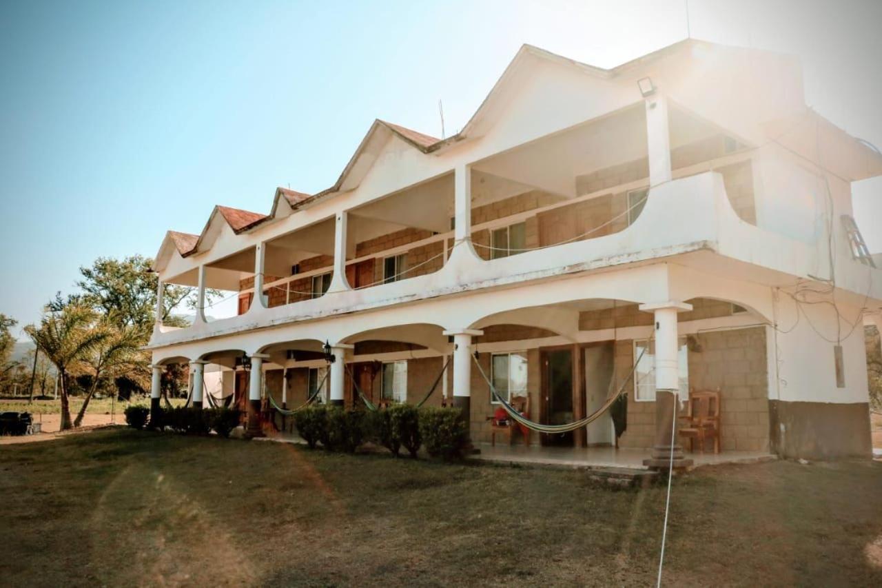 Hotel Y Restaurante El Texano Tamasopo Exterior photo